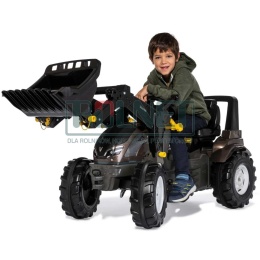 Traktor Premium II Valtra z ładowaczem czołowym