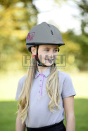 Kask jeździecki Beauty 52-55. Młodzieżowy, modny kask jeździecki w nowoczesnych kolorach z kwiatowym wzorem szary